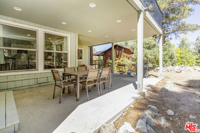 1712 Woodland Drive, Pine Mountain Club CA: https://media.crmls.org/mediaz/a3323c00-67e1-4b0e-9350-c9d7519ae857.jpg