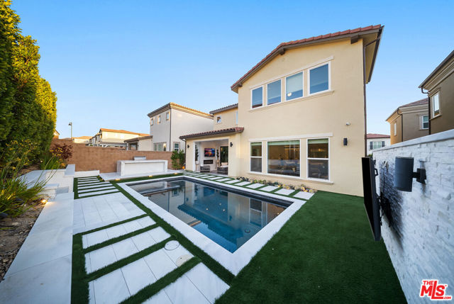 20643 W Wood Rose Court, Porter Ranch CA: https://media.crmls.org/mediaz/a3326991-e96e-4ccd-91b6-0f98905a5fac.jpg