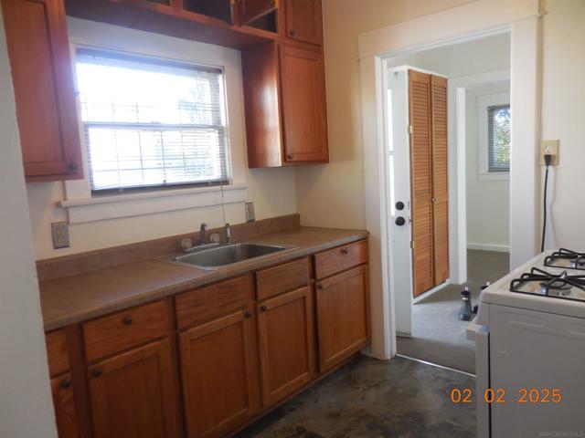 Image 8 of 20 For 711 Robinson Avenue