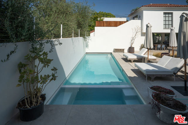 546 N Mccadden Place, Los Angeles CA: https://media.crmls.org/mediaz/a33369f3-6e8d-4ace-adff-bc3a5c0c0e4d.jpg