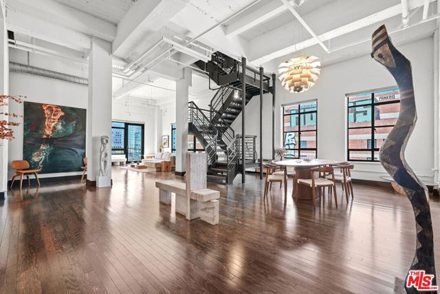 849 S Broadway, Los Angeles CA: https://media.crmls.org/mediaz/a3337238-56eb-4722-a8a7-d1992ceeefa3.jpg