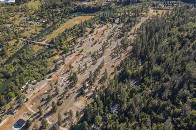 430 Bridge Rd, Douglas City CA: https://media.crmls.org/mediaz/a3339ded-17b1-41a7-9e01-5f32bf2ecfe9.jpg
