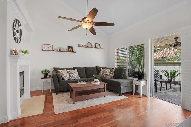 731 Edgewater Dr, Chula Vista CA: https://media.crmls.org/mediaz/a333d96d-f8fe-4978-9783-7bc64db860af.jpg