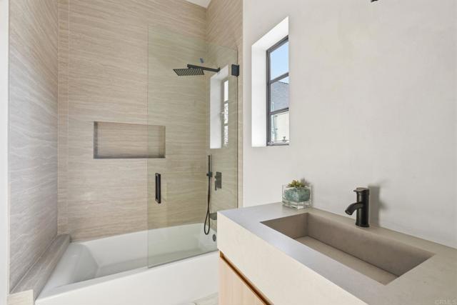 Detail Gallery Image 39 of 52 For 160 N Stanley Dr, Beverly Hills,  CA 90211 - 5 Beds | 5/1 Baths