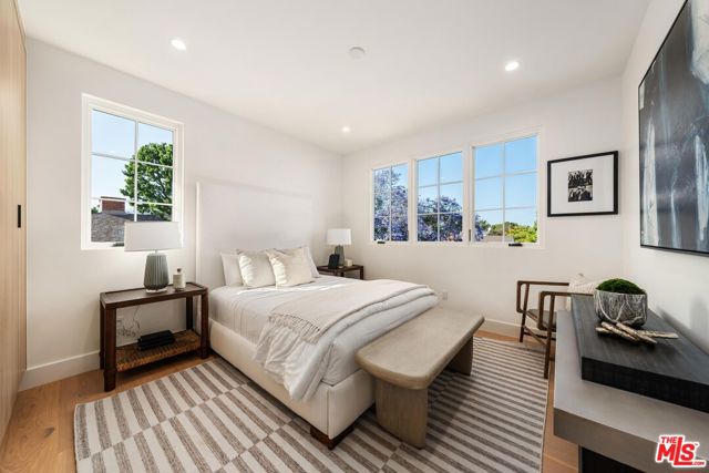 3267 Colby Avenue, Los Angeles CA: https://media.crmls.org/mediaz/a334d6c0-80f6-4f17-bfb2-c9d00a5360aa.jpg