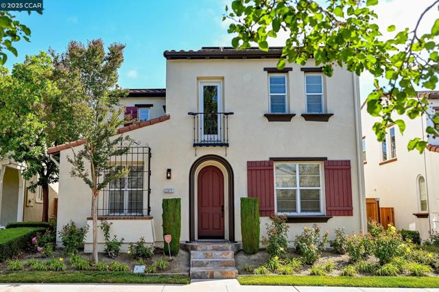2371 Magnolia Bridge Dr, San Ramon CA: https://media.crmls.org/mediaz/a33686ce-fc5c-4cff-b99e-06e5a5095550.jpg