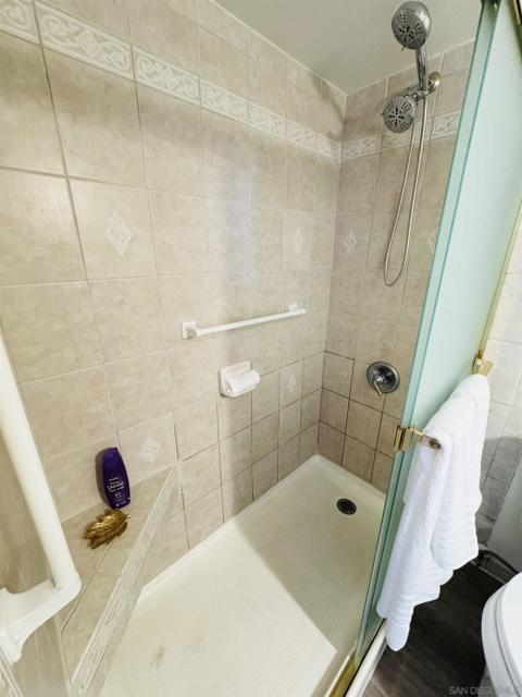 6455 La Jolla Blvd, La Jolla CA: https://media.crmls.org/mediaz/a3368ac6-4053-47fe-a4d8-44da14c081df.jpg