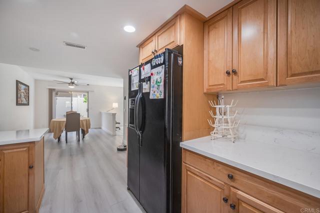 Detail Gallery Image 16 of 32 For 2112 E Vista Way #10,  Vista,  CA 92084 - 3 Beds | 2/1 Baths