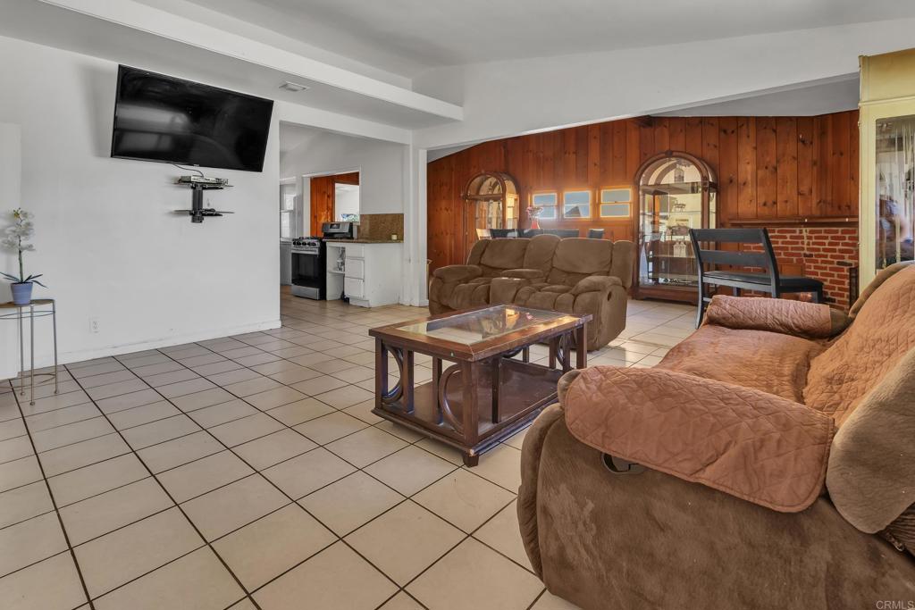 610 11th Avenue - photo 4
