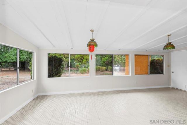 13128 Via Del Toro, Poway CA: https://media.crmls.org/mediaz/a3375ea5-f276-45c9-bd12-5d8c5508d01c.jpg