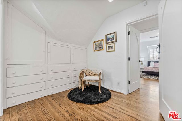 217 17th Street, Santa Monica CA: https://media.crmls.org/mediaz/a33791c5-a3fc-408c-8f62-6dba37a378f0.jpg