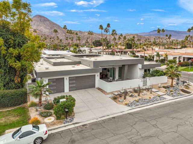 76305 Shoshone Drive, Indian Wells CA: https://media.crmls.org/mediaz/a337f5d6-9fa4-49bb-b310-d2e48c53924d.jpg