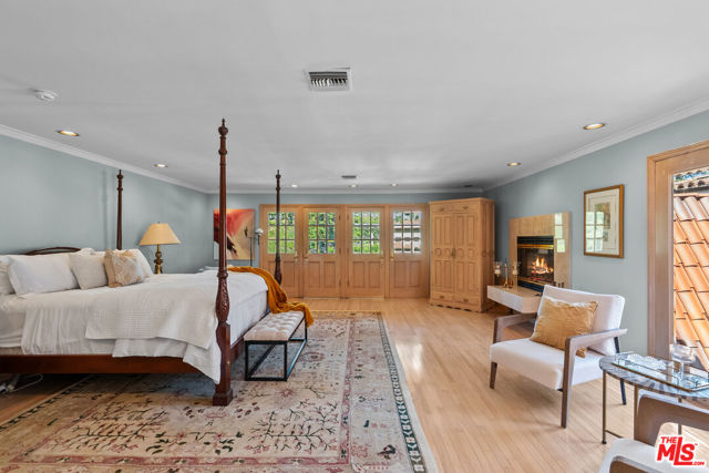 2103 N Hobart Boulevard, Los Angeles CA: https://media.crmls.org/mediaz/a3382b52-7959-4bc0-bf4c-eba7aa253161.jpg