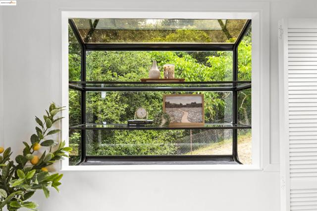 2326 D St, Hayward CA: https://media.crmls.org/mediaz/a3388e53-807c-459b-9f72-153fe685c096.jpg