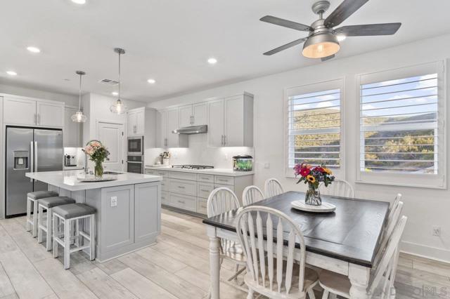 15447 Van Lodensteyn Way, San Diego CA: https://media.crmls.org/mediaz/a338d397-1563-4ae9-b251-4212feeb3050.jpg