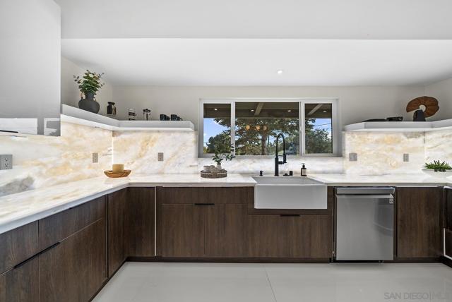 11388 Lorena Ln, El Cajon CA: https://media.crmls.org/mediaz/a338f880-6e36-4d26-8b50-8dcae2af3ece.jpg
