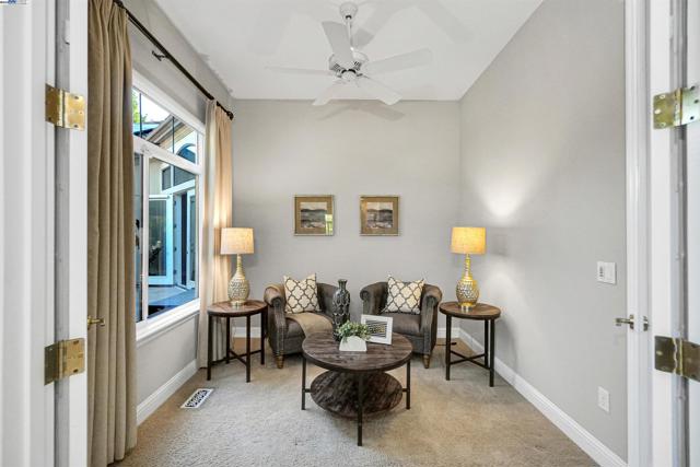 964 Piemonte Dr, Pleasanton CA: https://media.crmls.org/mediaz/a339026e-69d2-4455-920d-3a4133b63127.jpg