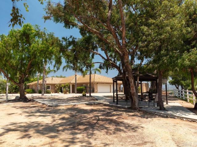 31755 Rancho Vista Road, Temecula CA: https://media.crmls.org/mediaz/a3393635-a666-4e56-94c8-397455c92a63.jpg