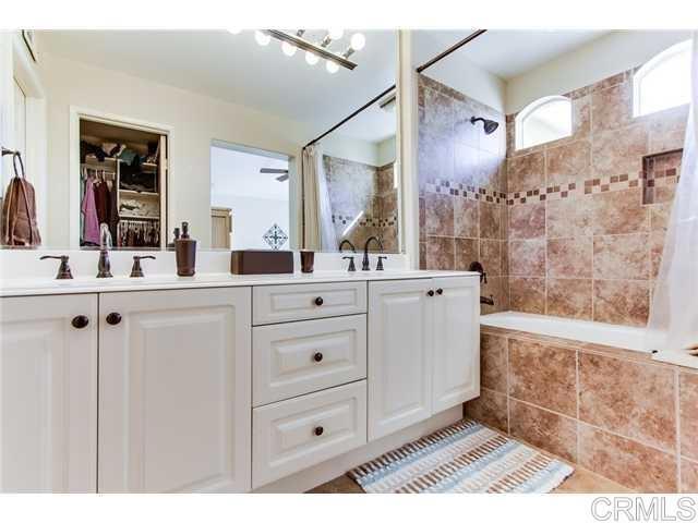 Detail Gallery Image 4 of 16 For 3618 Ruette De Ville, San Diego,  CA 92130 - 2 Beds | 2/1 Baths