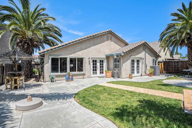 8736 Glacier Point Drive, Stockton CA: https://media.crmls.org/mediaz/a339b29b-4987-4b4a-a9f5-e6f36bcb61b9.jpg