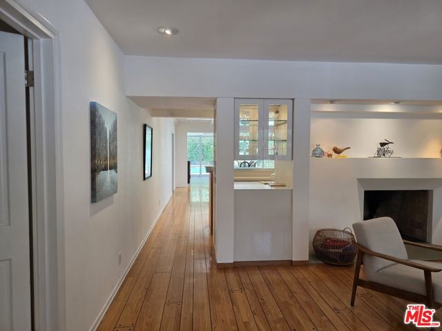 4031 Hollyline Avenue, Sherman Oaks CA: https://media.crmls.org/mediaz/a339d167-ad3d-43c5-b086-0d8b52cf4537.jpg
