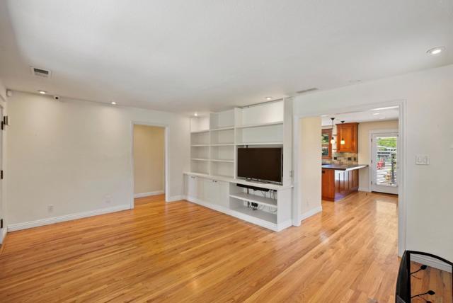 870 N 5th Street, San Jose CA: https://media.crmls.org/mediaz/a339fce5-9114-4080-95fe-18d870929456.jpg