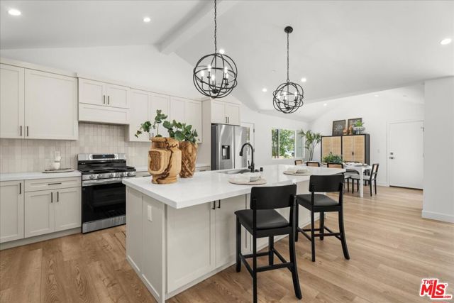 7901 Winsford Avenue, Los Angeles CA: https://media.crmls.org/mediaz/a339ff51-4824-444e-870d-88c20e9946c1.jpg