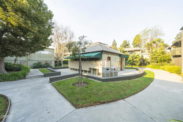 4925 Indian Wood Road, Culver City CA: https://media.crmls.org/mediaz/a33adf9c-6313-4863-816a-f03e84868cd1.jpg