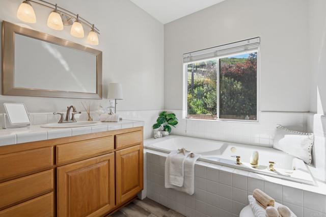 Detail Gallery Image 35 of 74 For 4851 Sweetgrass Ln, Bonsall,  CA 92003 - 4 Beds | 2/1 Baths