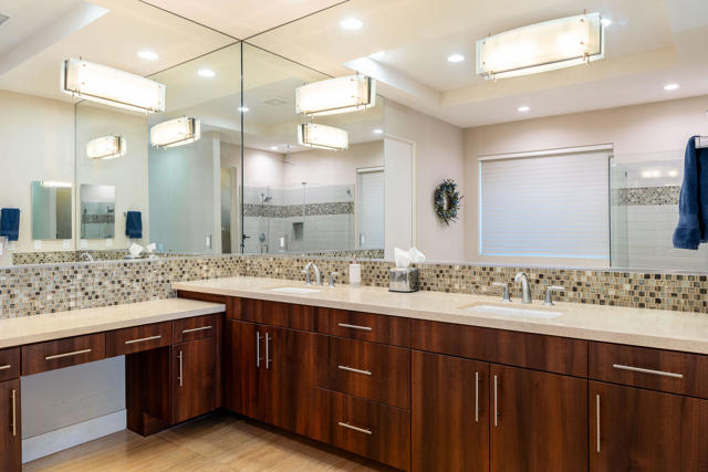 15 Via Montagna, Rancho Mirage CA: https://media.crmls.org/mediaz/a33b3631-6efc-4190-a651-afa0ab1ca3ad.jpg