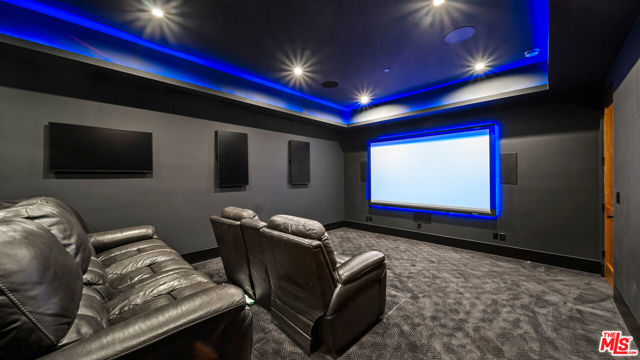 18762 Wells Drive, Tarzana CA: https://media.crmls.org/mediaz/a33b55af-ae17-4678-af63-0fe7031f39f8.jpg