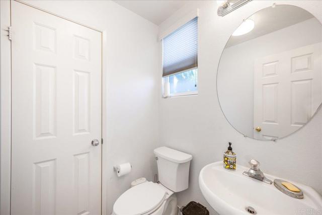 44364 Kingston Drive, Temecula CA: https://media.crmls.org/mediaz/a33d1687-bbb3-448c-b2a2-2051679b6c92.jpg