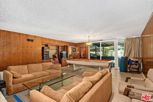 6505 S Halm Avenue, Los Angeles CA: https://media.crmls.org/mediaz/a33d63e0-1fd0-4da3-8f25-3744c604c736.jpg