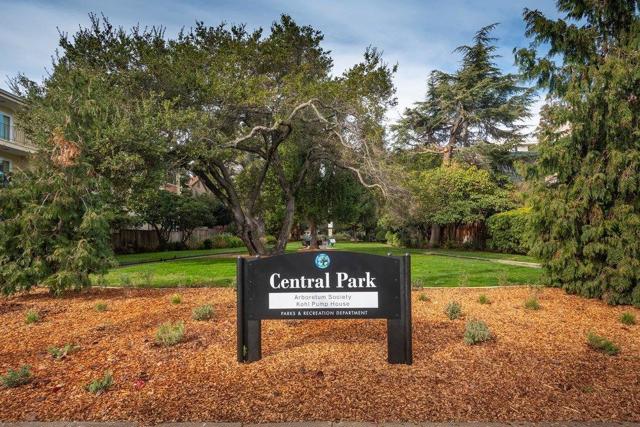 10 9th Avenue, San Mateo CA: https://media.crmls.org/mediaz/a33d9264-e7c8-49d3-b025-df7f4b8d3aeb.jpg