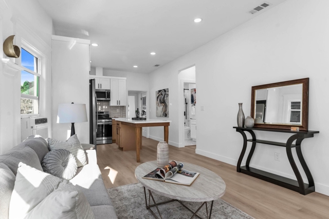 Image 4 of 39 For 2912 22nd St