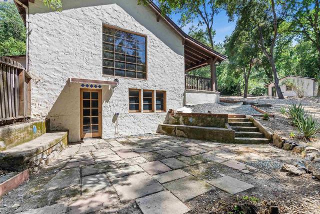 3476 Springhill Rd, Lafayette CA: https://media.crmls.org/mediaz/a33e15b8-e655-4349-aa84-ca09d53ce313.jpg