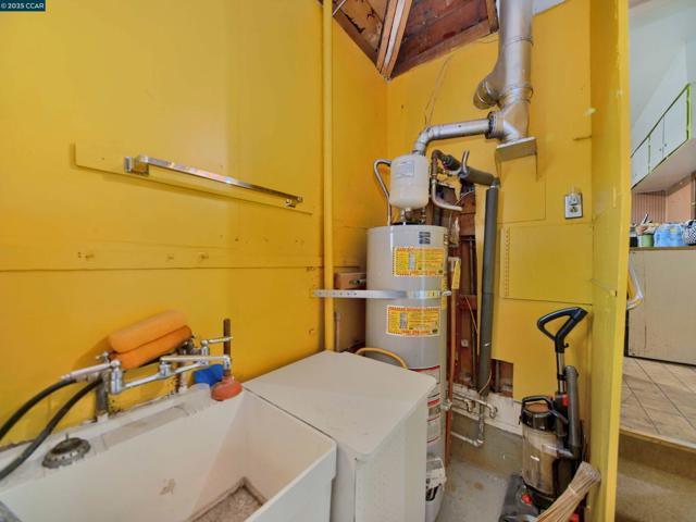 848 Linda Vista Street, San Jose CA: https://media.crmls.org/mediaz/a33ee767-a2d2-4acd-bec3-5eb100b954a3.jpg