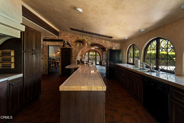 Detail Gallery Image 68 of 75 For 2940 Kuehner Dr, Simi Valley,  CA 93063 - 57 Beds | 40 Baths