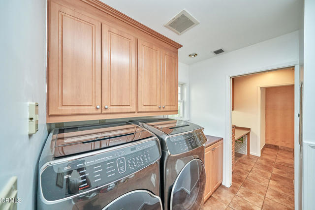 4916 Rupert Lane, La Canada Flintridge CA: https://media.crmls.org/mediaz/a33fcbdf-8971-4e04-94de-cc0efdd8193b.jpg