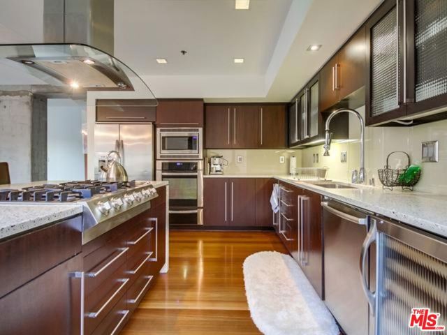 1100 S Hope Street, Los Angeles CA: https://media.crmls.org/mediaz/a3408439-0501-4ef9-9a4e-30c31351e737.jpg