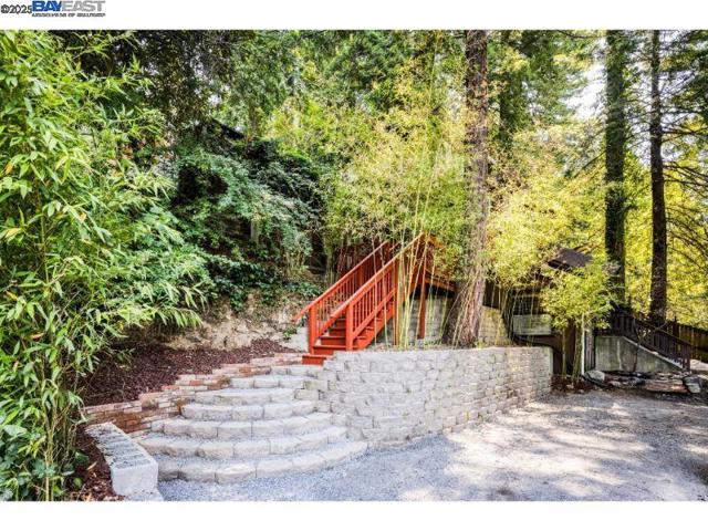 21401 Santa Clara Ave, Monte Rio CA: https://media.crmls.org/mediaz/a3414d52-6cf6-412f-9e0c-5655475cec49.jpg