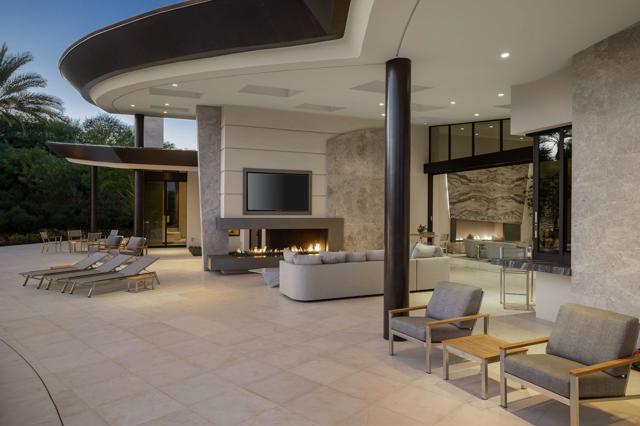 81105 Columbus Way, La Quinta CA: https://media.crmls.org/mediaz/a341583f-be75-475a-82f3-f98153747479.jpg