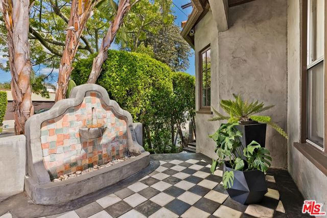 5990 Saturn Street, Los Angeles CA: https://media.crmls.org/mediaz/a341f561-71b5-4bf6-9d88-b6b69d63fdff.jpg