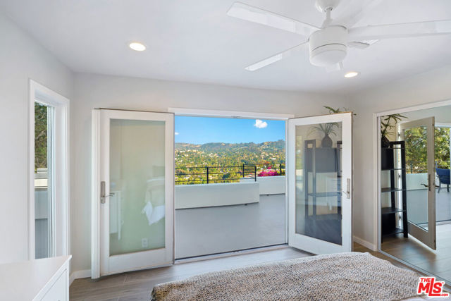 5118 Cerrillos Drive, Woodland Hills CA: https://media.crmls.org/mediaz/a3421072-a286-463d-9baa-8664ff62e0a9.jpg