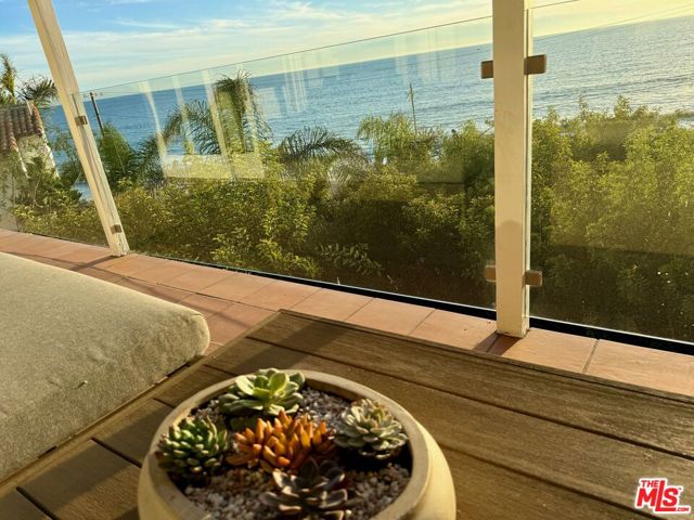 17728 Porto Marina Way, Pacific Palisades CA: https://media.crmls.org/mediaz/a343dde4-b7f6-4ba7-9361-c26d97d88549.jpg