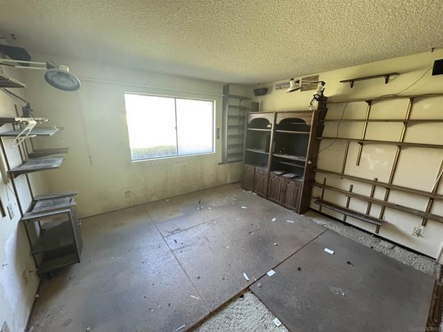 3824 Orange Way, Oceanside CA: https://media.crmls.org/mediaz/a344051d-ee9e-46d7-9012-533d0b0def22.jpg
