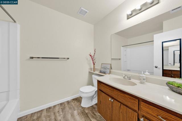3641 Clayton Rd, Concord CA: https://media.crmls.org/mediaz/a3440585-7c33-4ab2-9bd8-22c726ce954d.jpg