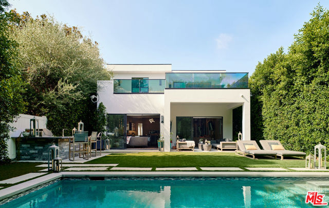 144 N Bowling Green Way, Los Angeles CA: https://media.crmls.org/mediaz/a3443bf7-4b61-4f16-a708-387a48268e9c.jpg