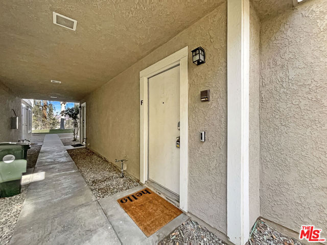 28160 Sloan Canyon Road, Castaic CA: https://media.crmls.org/mediaz/a346112e-5640-4f9e-9b98-7de9fca57be9.jpg
