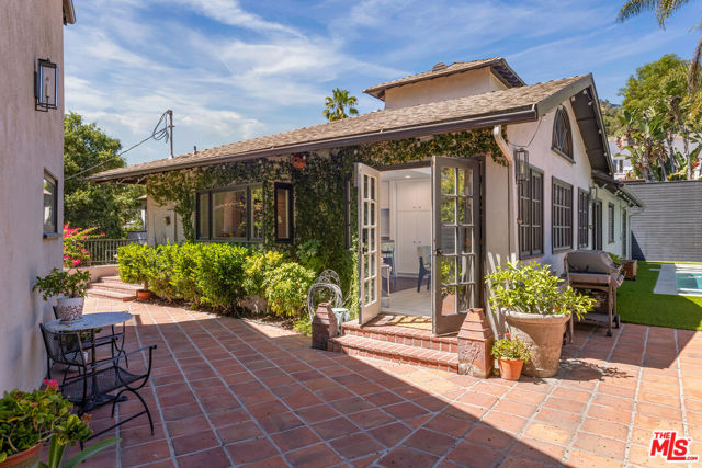 2770 La Castana Drive, Los Angeles CA: https://media.crmls.org/mediaz/a34620ad-b8d1-4c20-9178-c882d128ff23.jpg